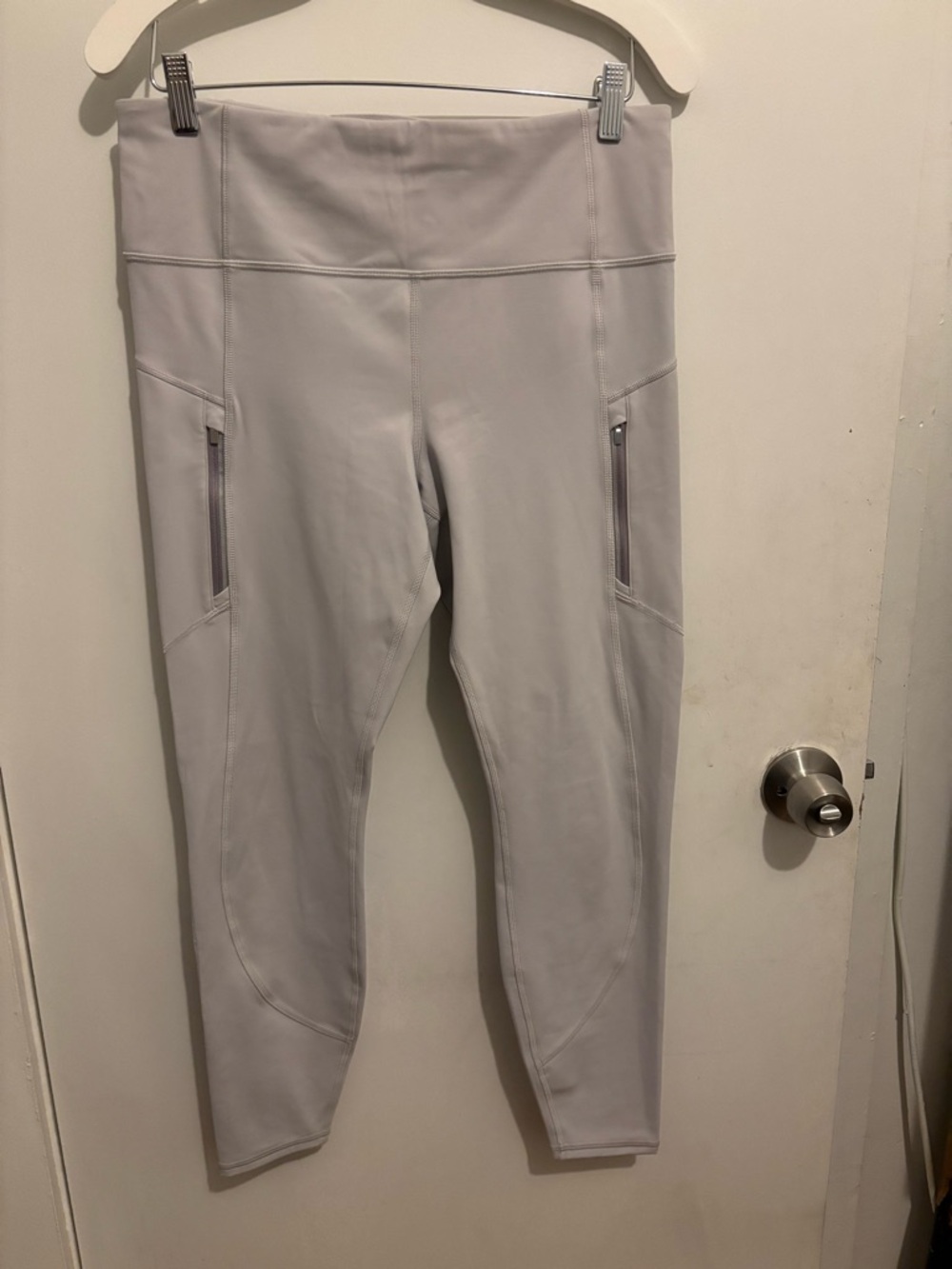 Athleta Light Gray Rainier Tight Leggings